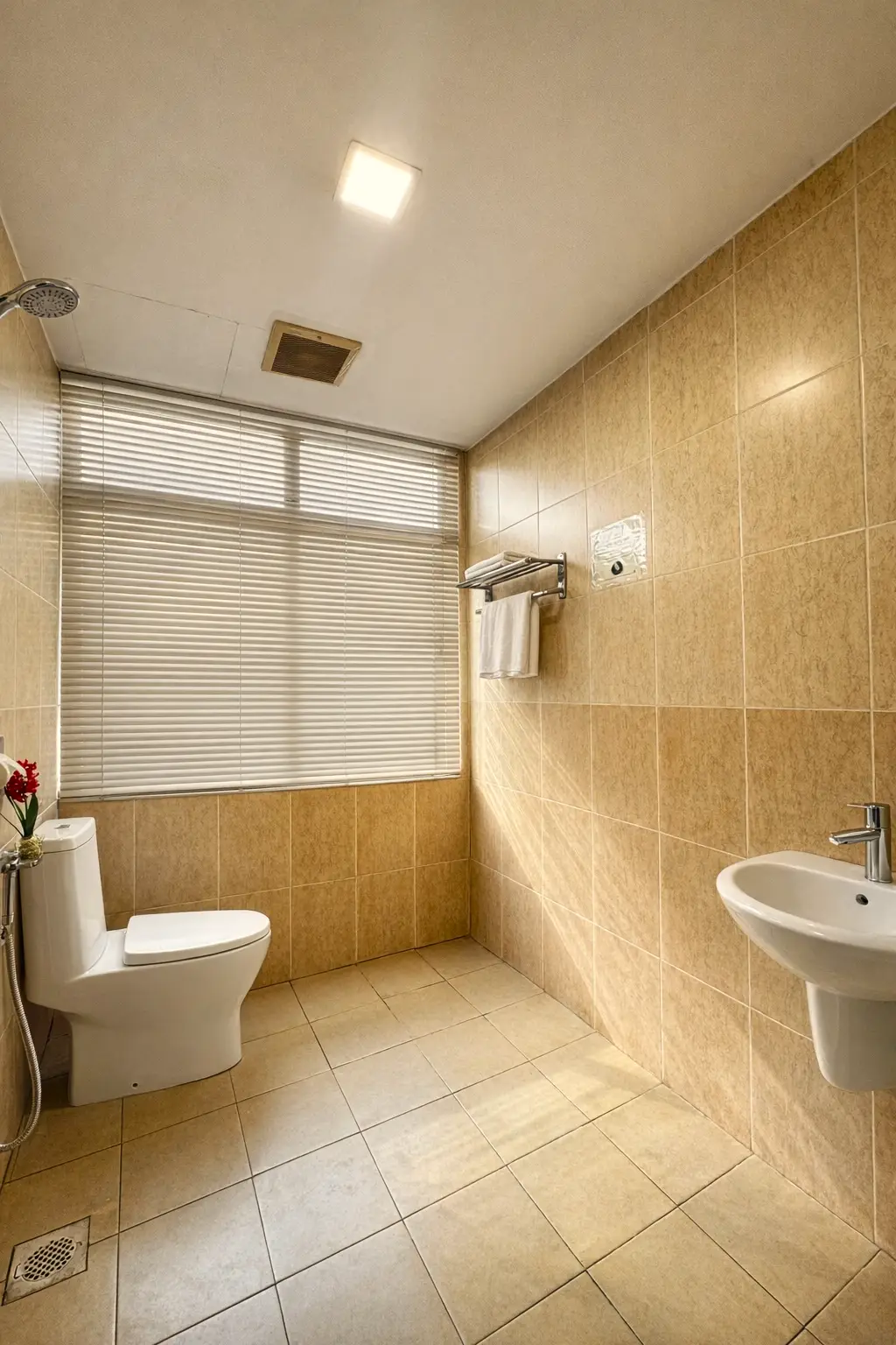 Deluxe Family Room - City View room photo 3