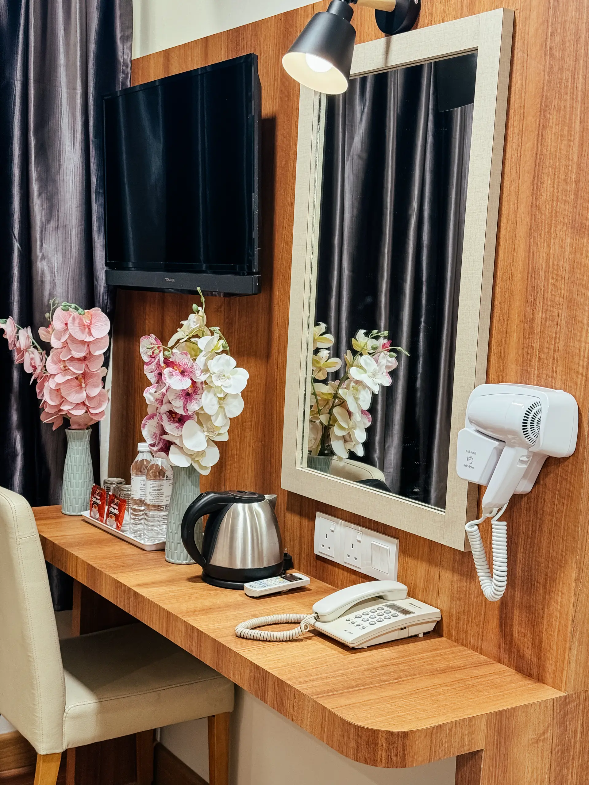 Deluxe Queen Room - City View room photo 4